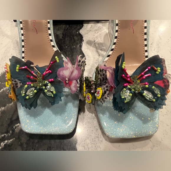 Betsy Johnson Butterfly Wedge - Picture 2 of 6